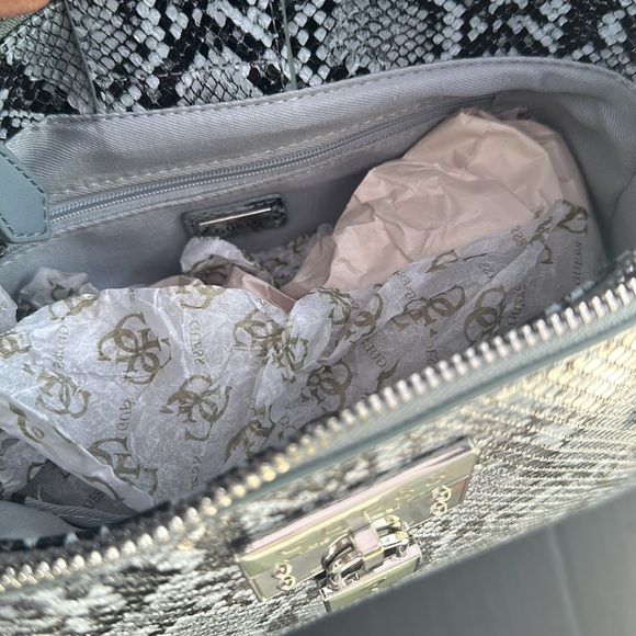 New GUESS Marg Top Handle Satchel - Picture 7 of 7